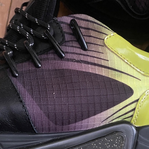 Louis Vuitton Black and Yellow Men's Sneakers - Picture 2 of 7